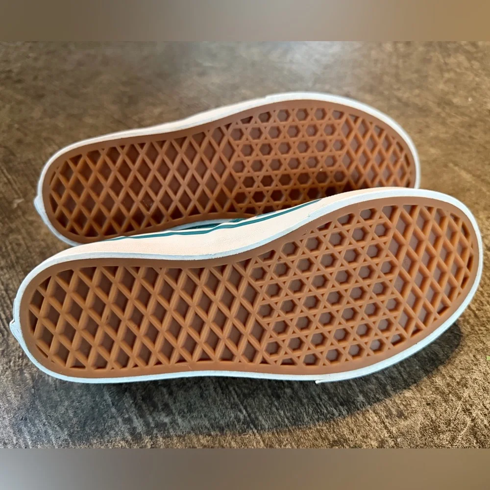 Vans Classic Teal and White Checkered Slip-On Kids Sneakers 3.5 - Picture 5 of 6